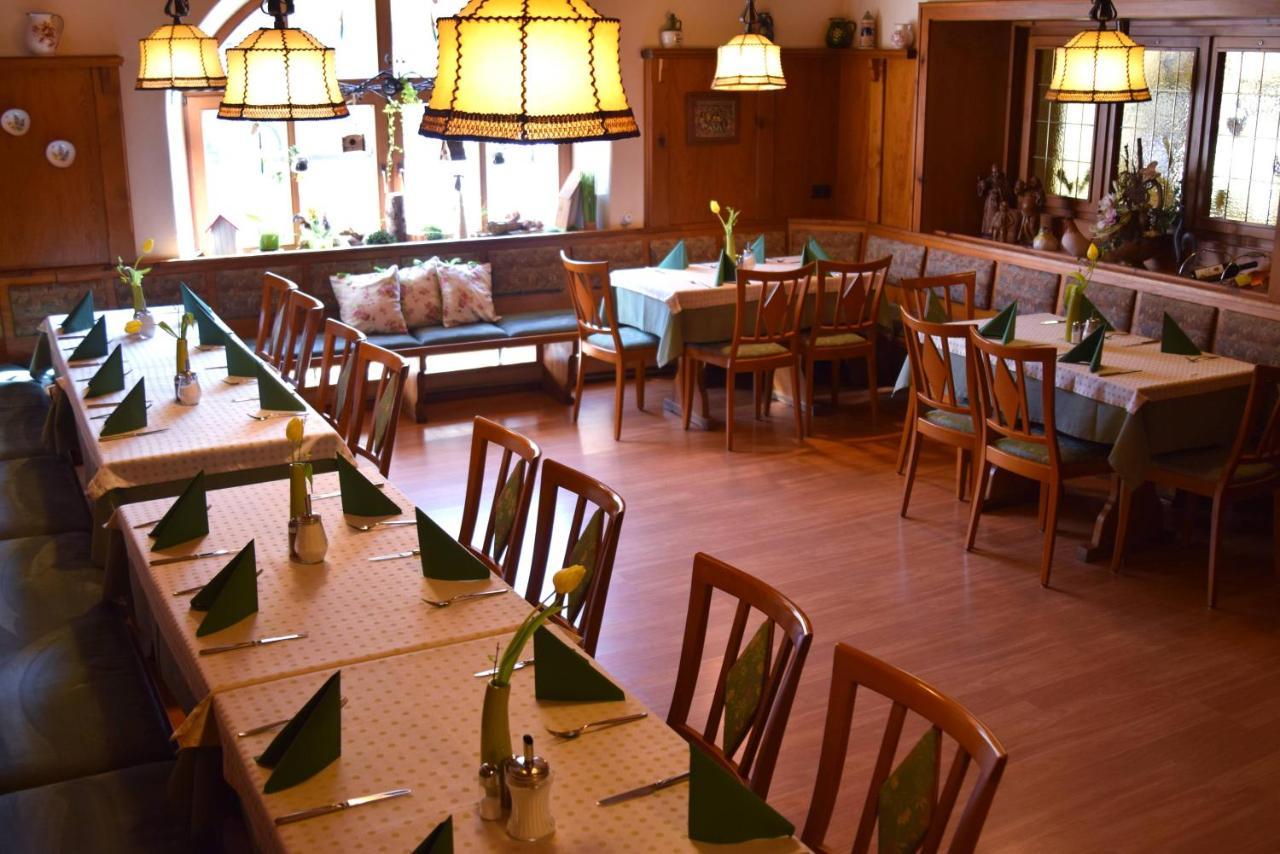 Hotel Gasthof Zum Loewen Velburg Ngoại thất bức ảnh