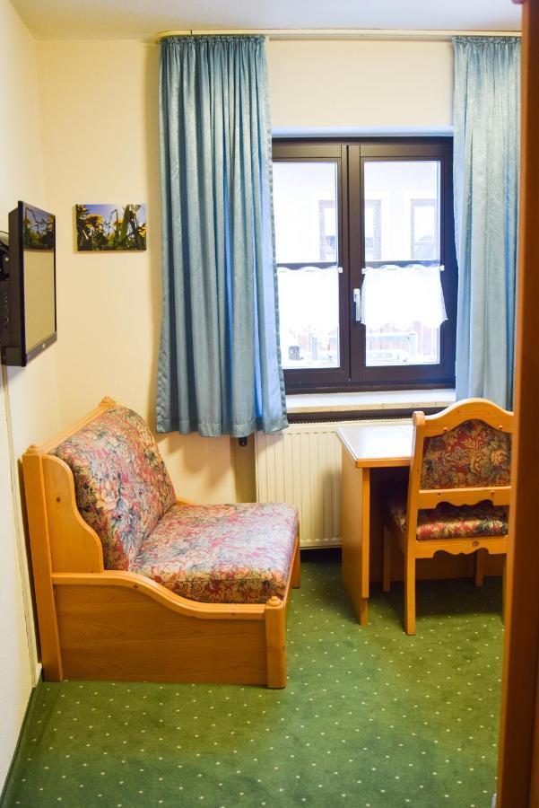 Hotel Gasthof Zum Loewen Velburg Ngoại thất bức ảnh