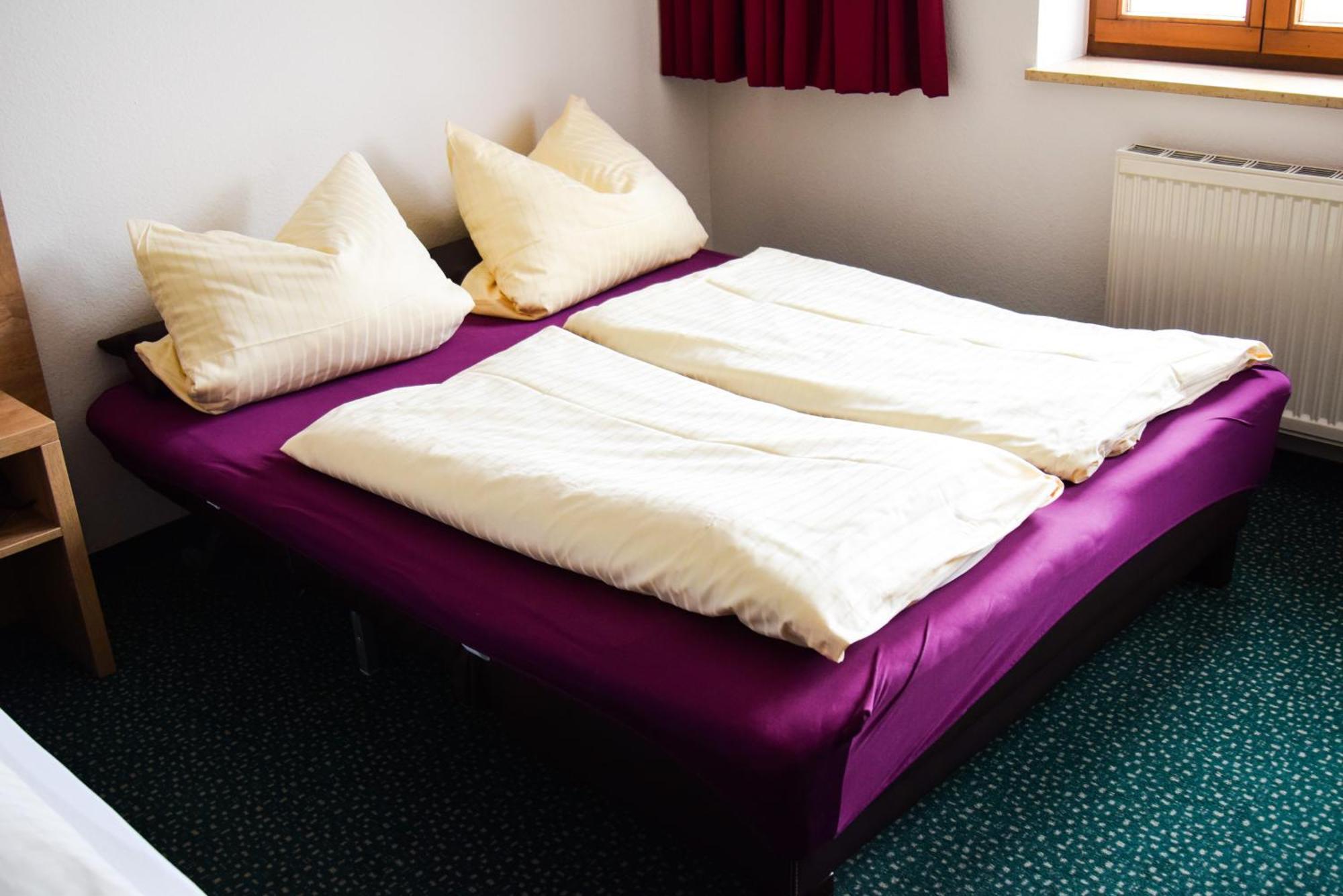 Hotel Gasthof Zum Loewen Velburg Phòng bức ảnh
