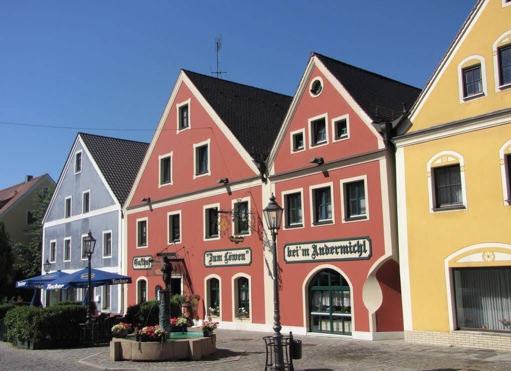 Hotel Gasthof Zum Loewen Velburg Ngoại thất bức ảnh